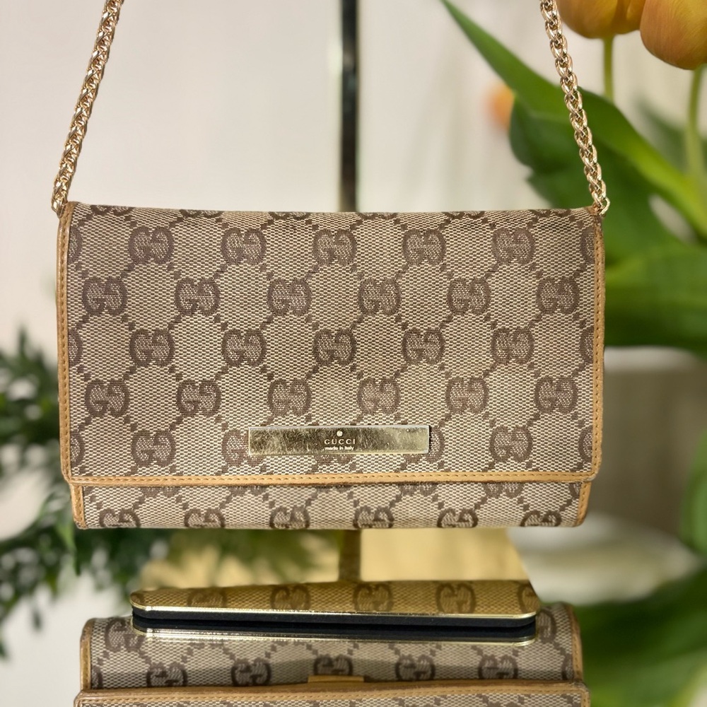 Gucci Beige and Brown GG Canvas Kisslock Wallet with Gold Plaque - Picture 10 of 12